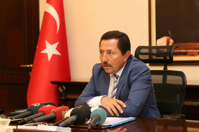 Ordu Valisi İrfan Balkanlıoğlu , Doğulu fındık işçilerine sahip çıktı