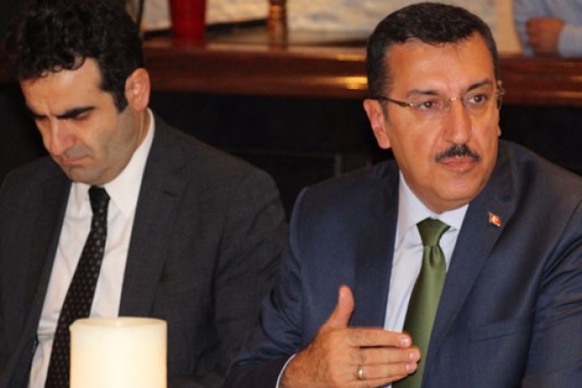 Bakan Tüfenkci, Niagara’da Türk iş adamlarıyla bir araya geldi