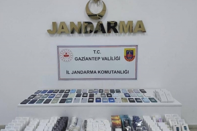 Gaziantep'te 1,9 milyon TL değerinde kaçak elektronik ürün ele geçirildi: 1 gözaltı