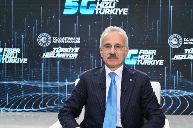 3 Operatör 5G İhalesinde 2,9 Milyar Dolar Teklif Verdi