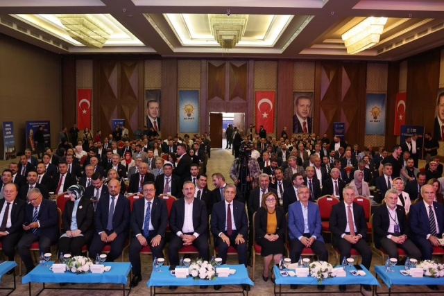 AK PARTİ YEREL YÖNETİMLER BÖLGE TOPLANTISI GAZİANTEP’TE GERÇEKLEŞTİ