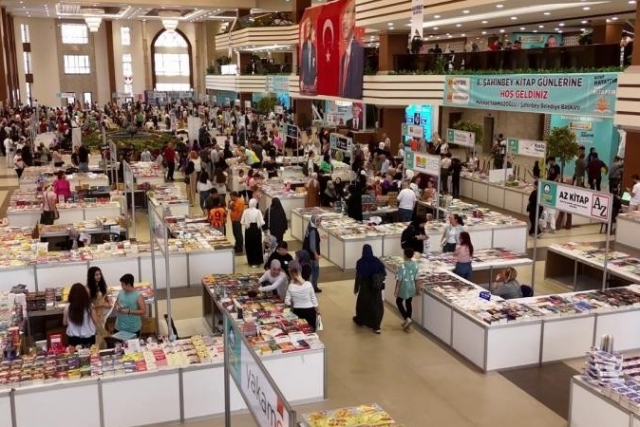Şahinbey Belediyesi’nin kitap fuarını 150 binden fazla kişi ziyaret etti