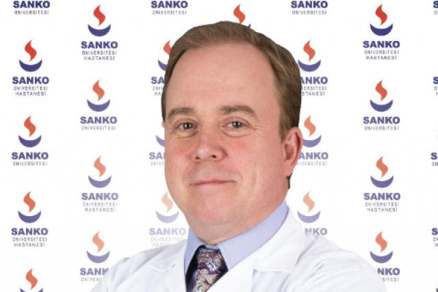 SANKO Üniversitesi Hastanesi’nde robotik cerrahi ile diz protez ameliyatları başarıyla gerçekleştiriliyor