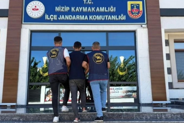 Kesinleşmiş 16 yıl cezayla aranan uyuşturucu tacirini jandarma yakaladı
