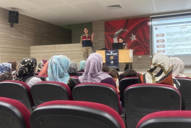 Jandarma ekipleri KADES uygulamasını tanıttı