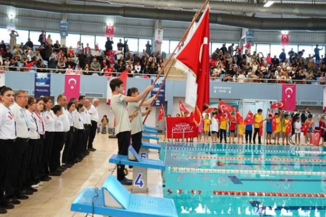 Şehitkamil’de, Kulaçlar Cumhuriyet için atıldı