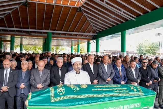 Mehmet Özyurt’un kardeşi Şinasi Özyurt, dualarla son yolculuğuna uğurlandı