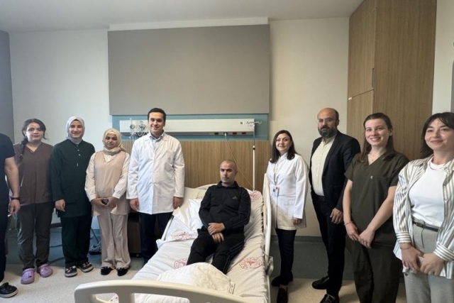 Uyanık beyin ameliyatıyla tümör alındı