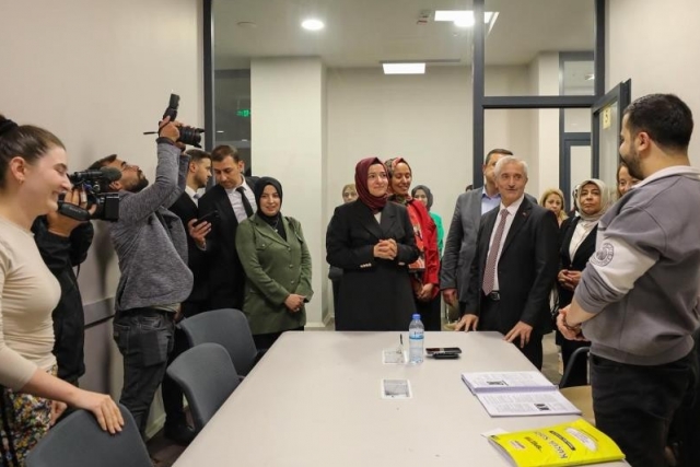 AK Parti Genel Başkan Yardımcısı Dr. Betül Sayan Kaya Şahinbey Belediyesi’nin hizmetlerini takdir etti