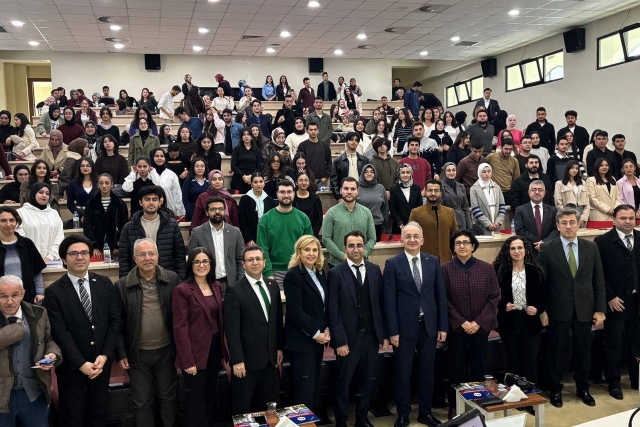 GAÜN HUKUK FAKÜLTESİNDE “BAĞIMLILIKLA MÜCADELE VE CEZA  HUKUKU” KONFERANSI DÜZENLENDİ