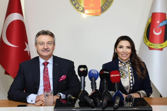 Tüzmen: “Fakirleşmiş komşularla ticaret yapmak zorundayız”