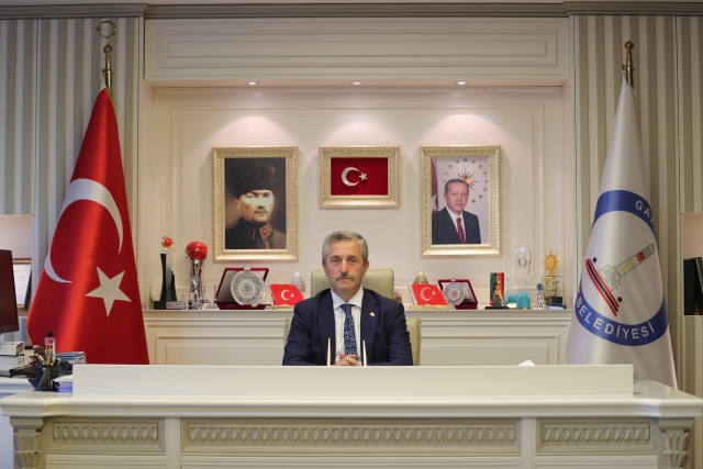 "Büyük kahramanı rahmetle anıyorum"