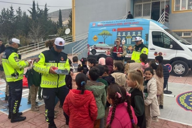 Gaziantep'te jandarmadan 126 öğrenciye trafik eğitimi