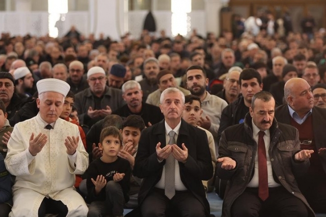 MİRAÇ GECESİNDE ŞAHİNBEY MİLLET CAMİİ DOLDU TAŞTI