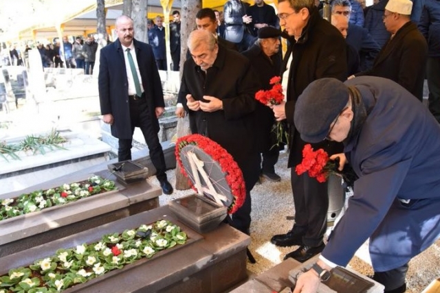 SANKO’nun kurucusu Sani Konukoğlu, mezarı başında anıldı