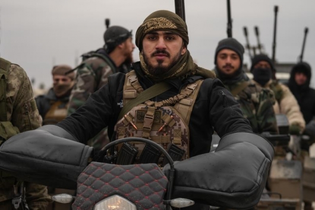 Suriye ordusu, terör örgütü SDG'nin çekildiği Deir Hafer'de kontrol sağladı