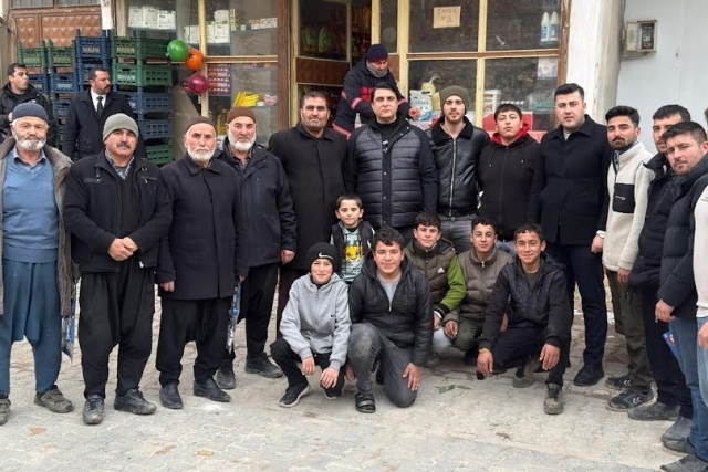 BAŞKAN YILMAZ’DAN 4 MAHALLEYE ZİYARET  YILMAZ: “KİMSEYİ YALNIZ BIRAKMAYACAĞIZ”