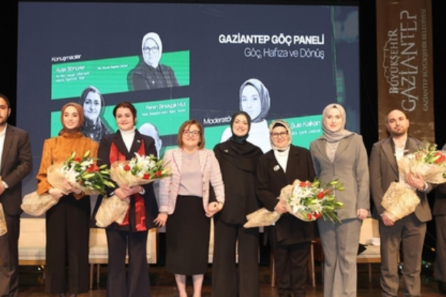 “GÖÇ, HAFIZA VE DÖNÜŞ” PANELİYLE GÖÇ OLGUSU TÜM YÖNLERİYLE ELE ALINDI