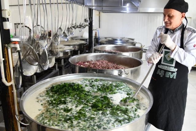 Osmaniye Belediyesi’nden Ramazan’da 10 bin kişilik iftar hizmeti