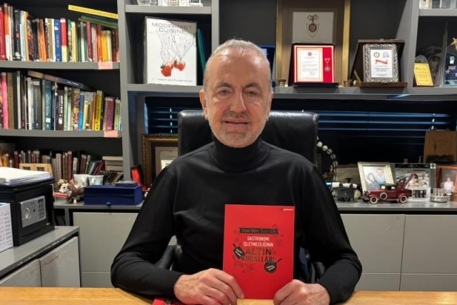 Şef Öztan'dan gastronomi işletmeciliğinin kuralları ile ilgili kitap