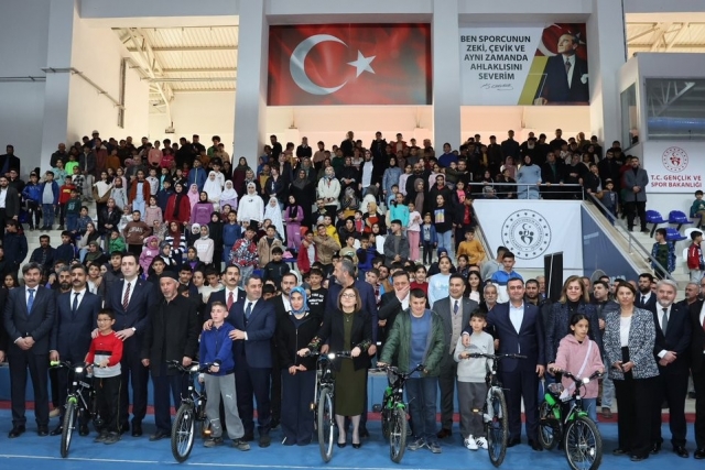 BÜYÜKŞEHİR’İN RAMAZAN SOFRASI BU KEZ İSLAHİYE’DE KURULDU