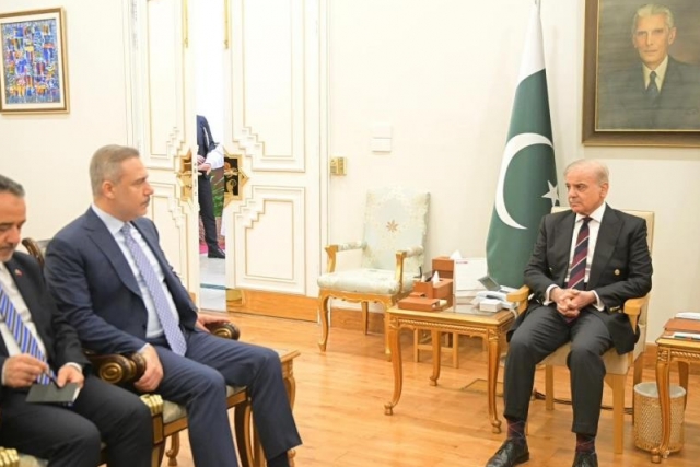 Bakan Fidan, Pakistan Başbakanı Şerif tarafından kabul edildi