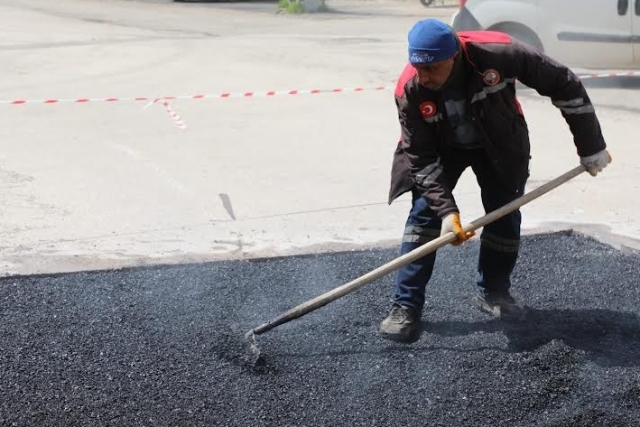 Nizip’te yol bakım ve onarım çalışmaları aralıksız sürüyor