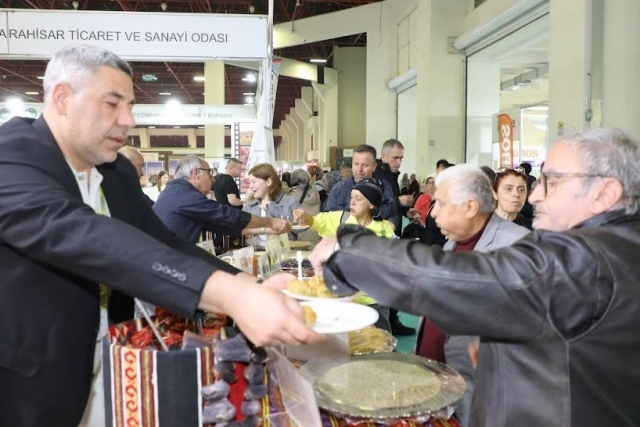 GAZİANTEP’İN 109 COĞRAFİ İŞARETLİ ÜRÜNÜ YÖREX’TE GÖVDE GÖSTERİSİ YAPTI