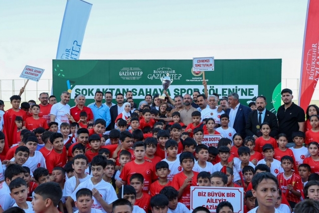 “SOKAKTAN SAHAYA SPOR ŞÖLENİ” TURNUVASININ AÇILIŞI GERÇEKLEŞTİ
