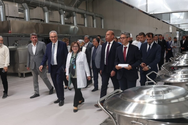 Otomasyon sistemiyle hijyenik, güvenli ve lezzetli yemekler vatandaşlarla buluşuyor