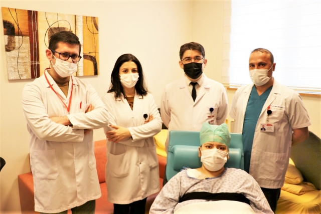 Ambulans helikopter ile kurtarılan anne ve bebek, Medical Park Gaziantep’te hayata tutundu