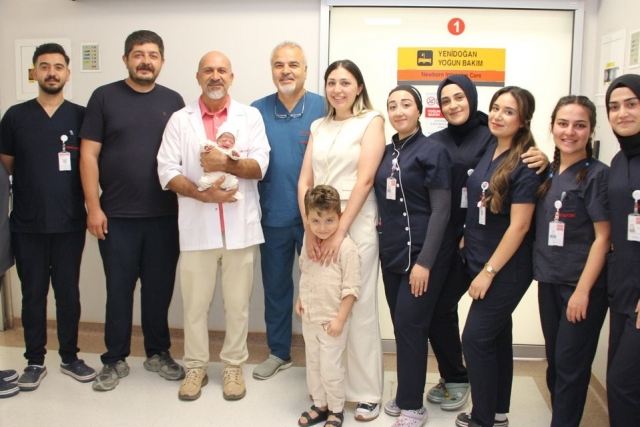 830 Gram Doğan Bebek 144 Gün Sonra Sağlığına Kavuştu