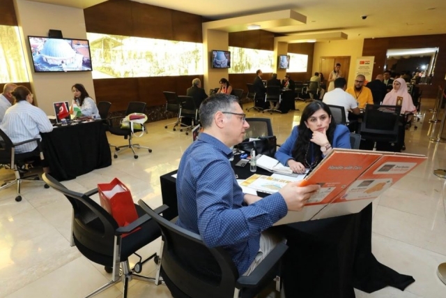Hintli kuru meyveciler Türk ihracatçılarla buluştu