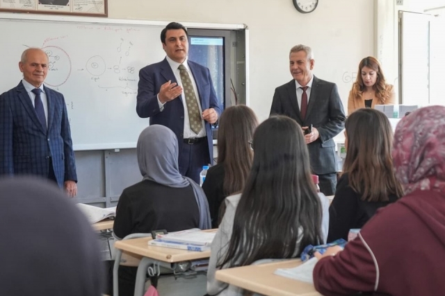 Üniversite yolculuğuna ilk bilet başkan Yılmaz’dan