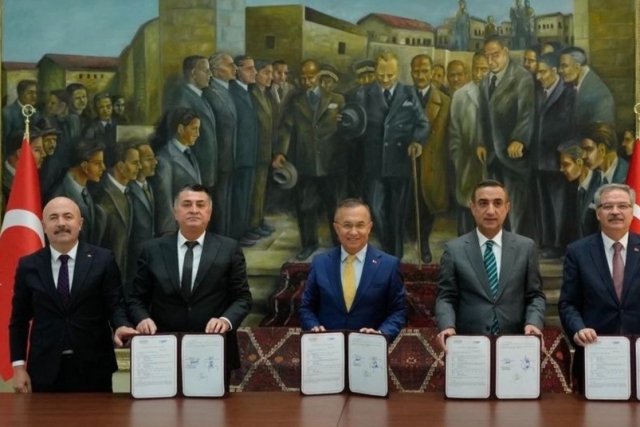 Gaziantep Valiliği'nden Eğitime 65 Bin Ayakkabı