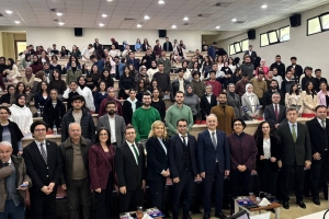 GAÜN HUKUK FAKÜLTESİNDE “BAĞIMLILIKLA MÜCADELE VE CEZA  HUKUKU” KONFERANSI DÜZENLENDİ