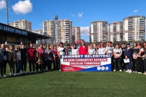 Şahinbey’de Cumhuriyet coşkusu sahalara taşındı