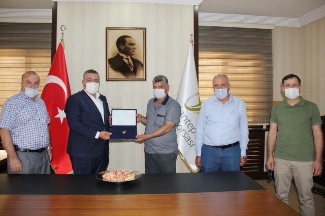 Yılın ilk Antep fıstığına altın ödülü