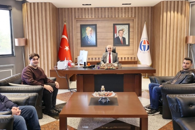 GAÜN REKTÖRÜ DOĞAN LÜBNANLI ÖĞRENCİLERLE BİR ARAYA GELDİ