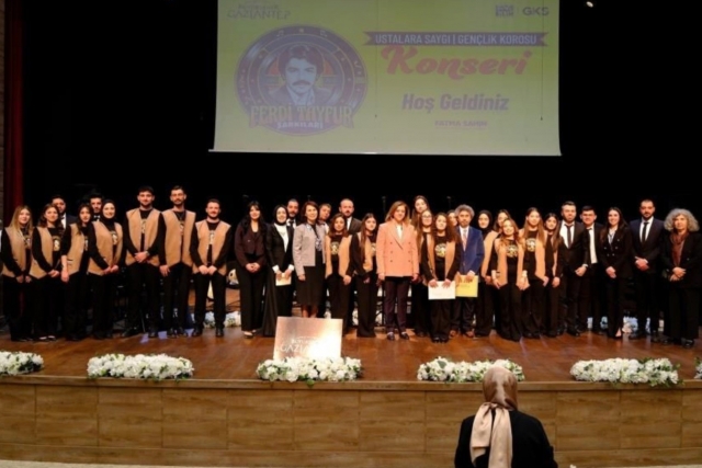 "Ustalara Saygı" konserleri Ferdi Tayfur şarkılarıyla devam etti
