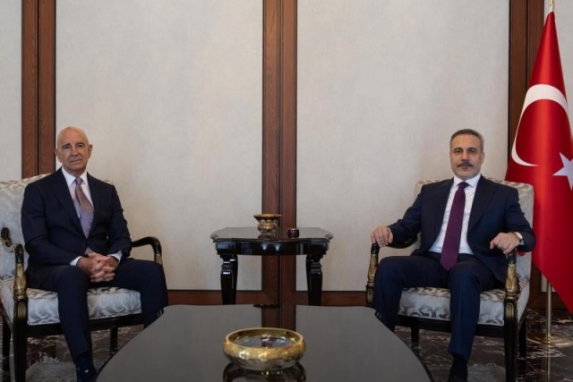 Bakan Fidan ABD'nin Suriye Özel Temsilcisi Barrack'ı kabul etti