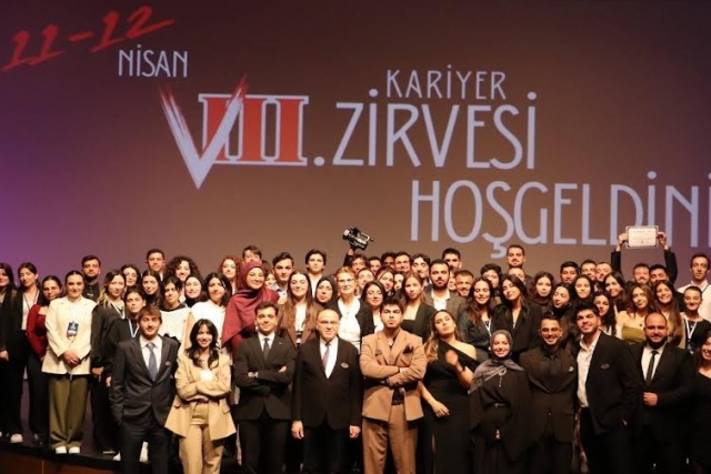 GAÜN’DE KARİYER ZİRVESİ GENÇLERİ SEKTÖRLE BULUŞTURDU