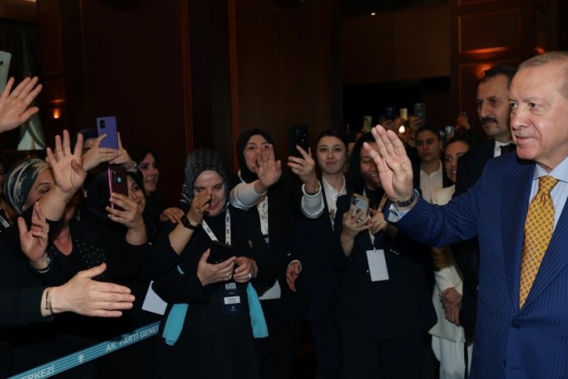 Cumhurbaşkanı Erdoğan: "Ailevi değerlerin muhafazasını bir milli güvenlik ve beka meselesi olarak görüyoruz"