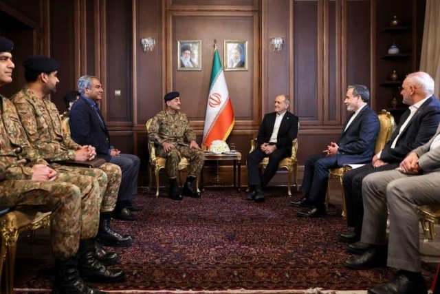 İran Cumhurbaşkanı Pezeşkiyan: "ABD galip gelmeyecek, dünya ağır bedeller ödeyecek"