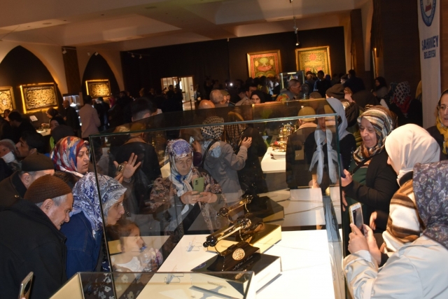 ŞAHİNBEY’DE MUKADDES EMANETLERE YOĞUN İLGİ:  YÜZ BİNLERCE ZİYARETÇİ AKIN ETTİ