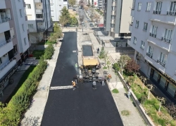 ŞEHİTKAMİL'DE YOLLAR YENİLENİYOR