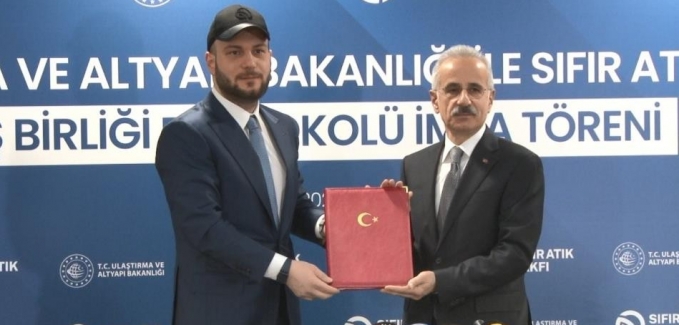 Abdulkadir Uraloğlu: “Yeşil projelerle karbon ayak izi düşüyor”