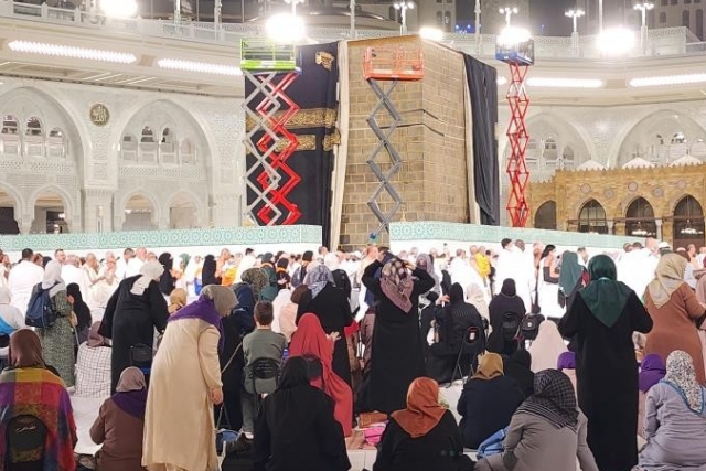 Kabe-i Muazzama duvarları bakıma alındı
