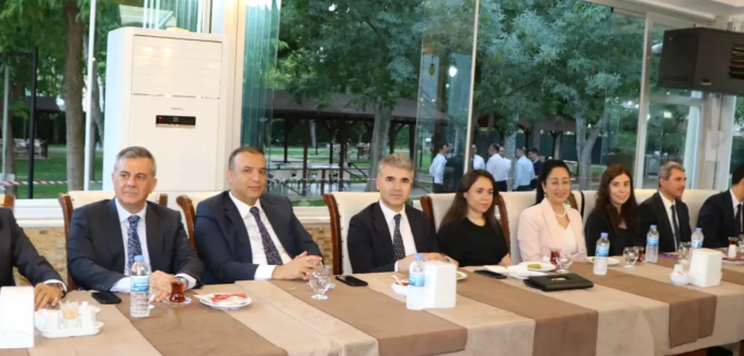 Gaziantep Adliyesi’nde veda programı! Görev yeri değişen hakim ve savcılar uğurlandı…
