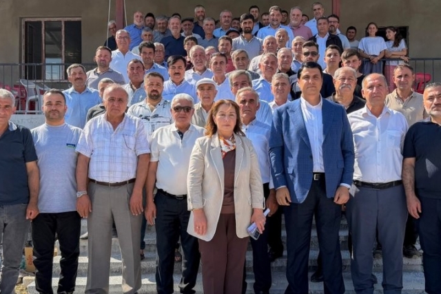Başkan Yılmaz'dan 3 Mahalleye Ziyaret: "Şehitkamil'de Verilen Her Söz Yerini Bulur"